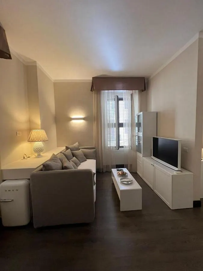 Relais Piazza Del Popolo Bed & Breakfast Rome Italy